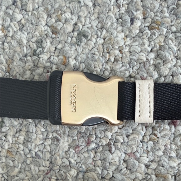 Coach Ivory Belt Bag with Black Strap - Picture 3 of 9